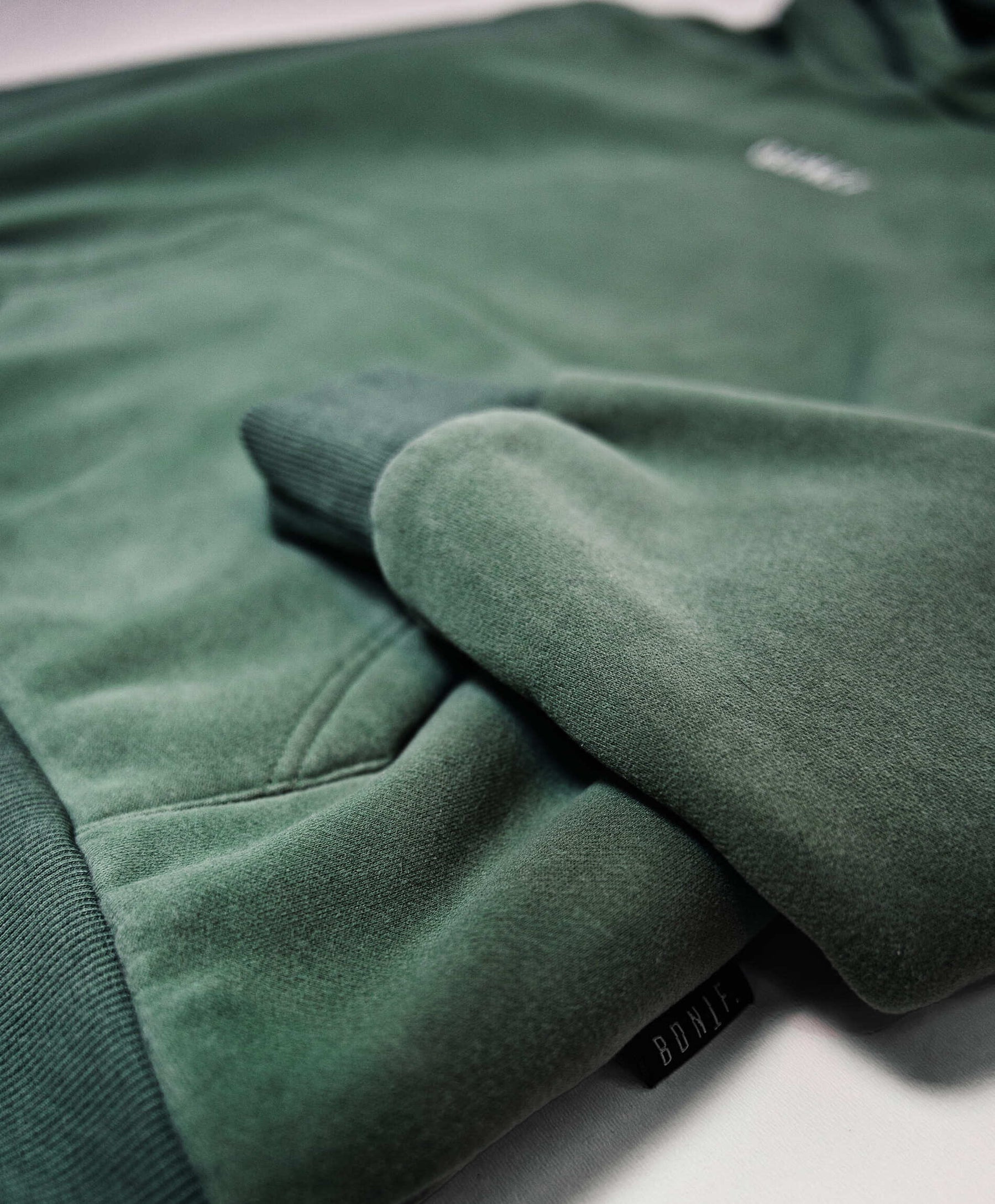 bodentief. -CAR CLUB HOODIE green-