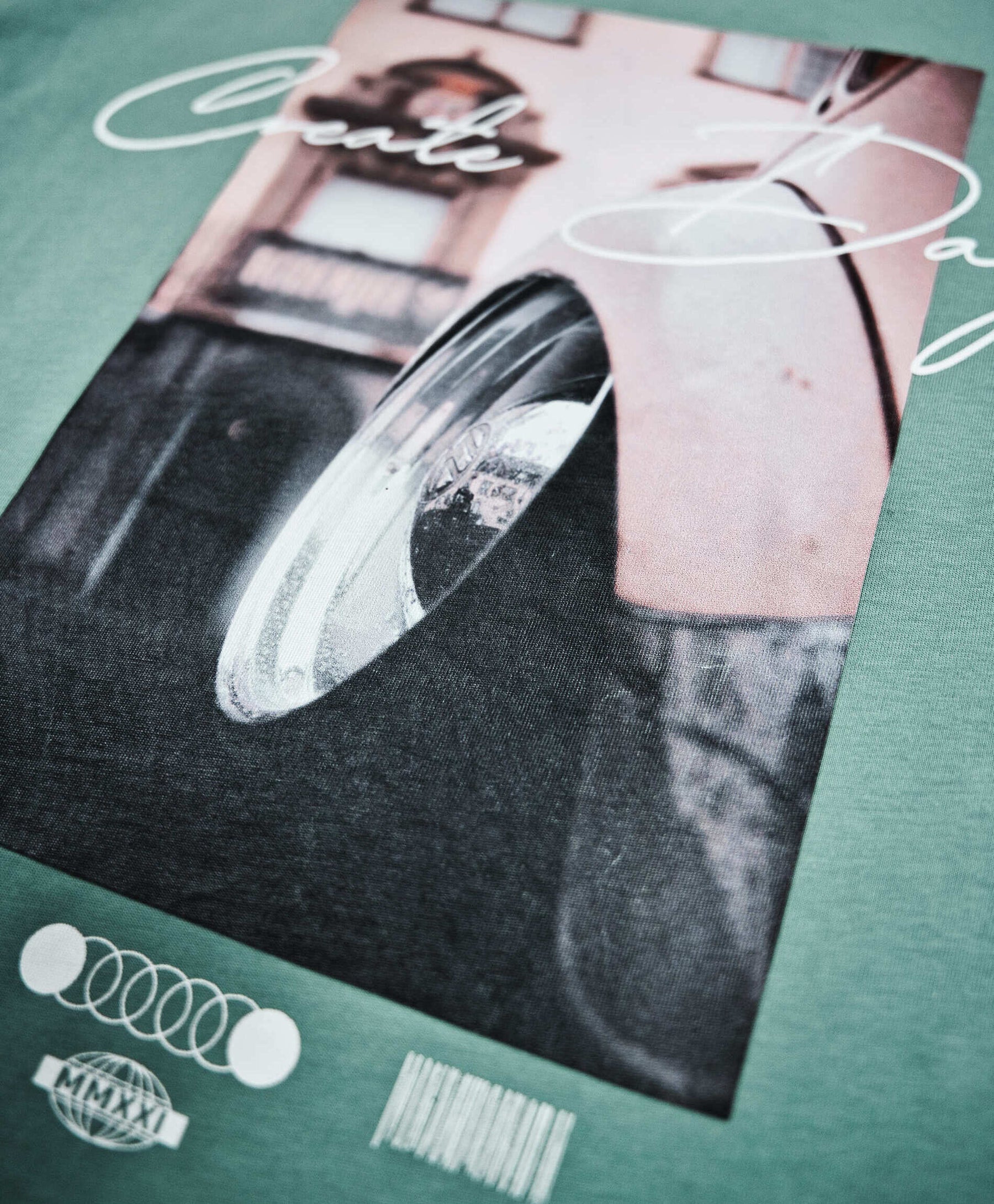 bodentief. -CREATE DAYS T-SHIRT GREEN-