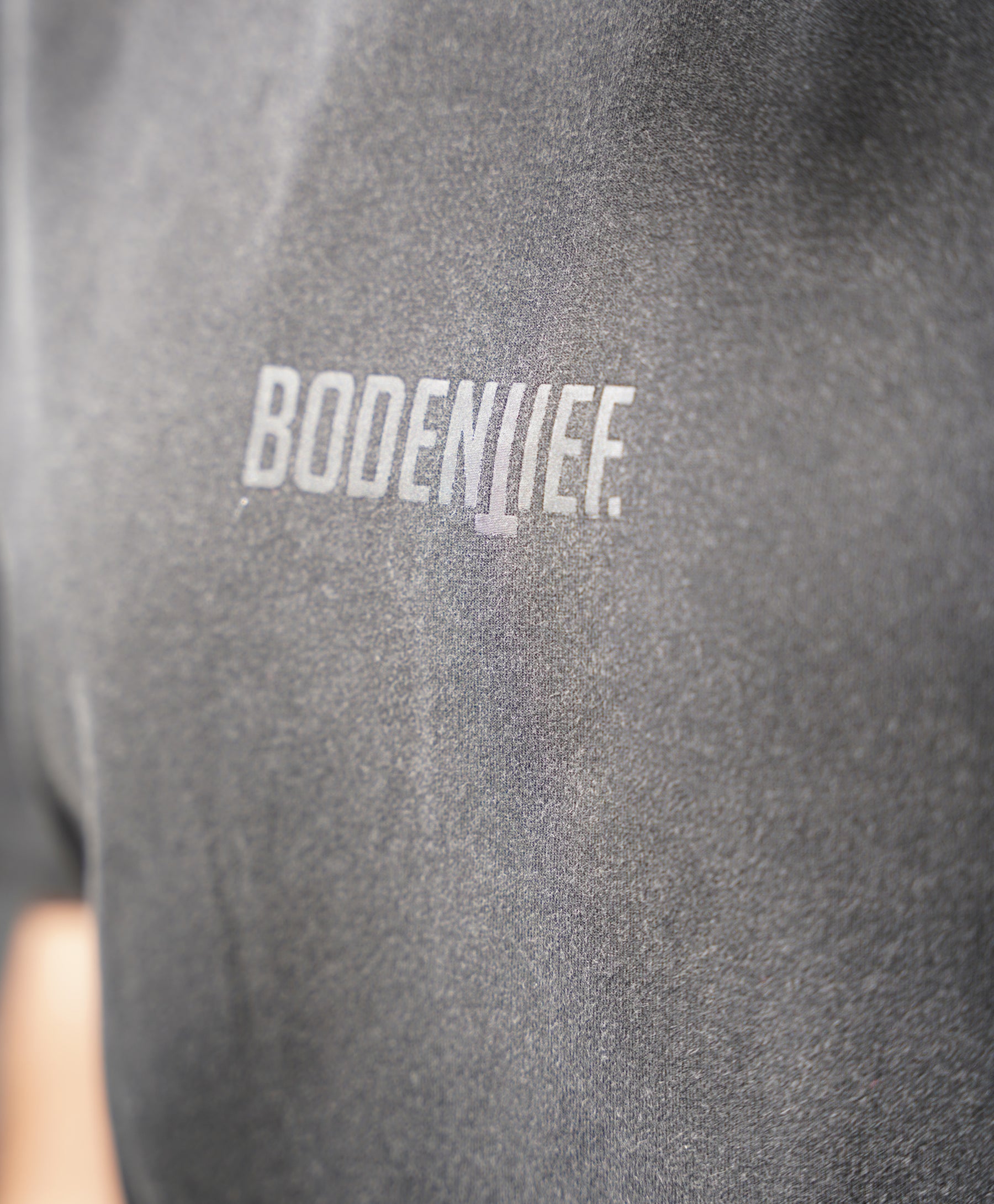 bodentief. -VINTAGE T-SHIRT-